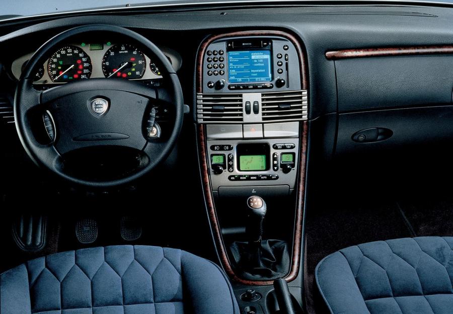  Lancia Lybra 1999 года  (фото 47 из 67)